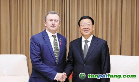 國(guó)家林業(yè)和草原局局長(zhǎng)張建龍會(huì)見(jiàn)加蓬林業(yè)、海洋、環(huán)境和氣候變化部部長(zhǎng)李懷特