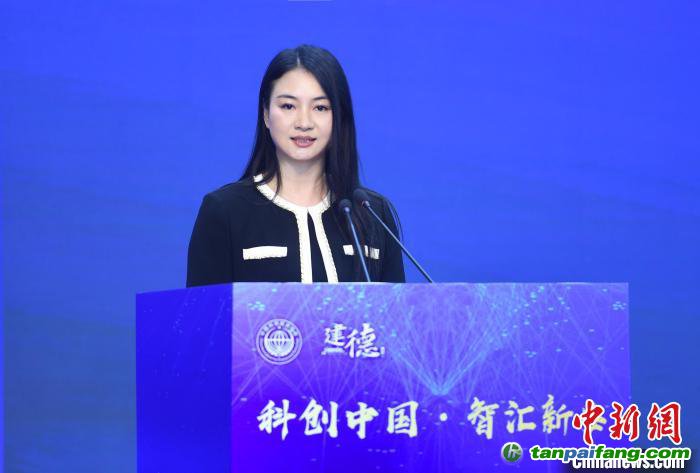 中國新聞社浙江分社黨委書記、總編輯柴燕菲現(xiàn)場點評。王剛 攝