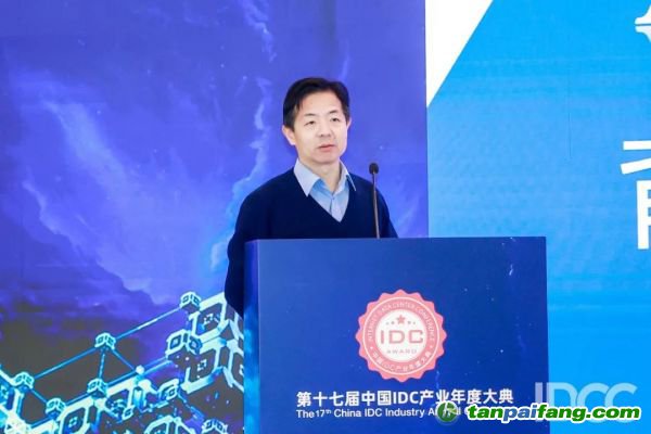 北京航空航天大學(xué)航空科學(xué)與工程學(xué)院人機(jī)與環(huán)境工程 制冷及低溫工程教授、博導(dǎo)，中國制冷學(xué)會學(xué)術(shù)委員會委員、北京制冷學(xué)會常務(wù)理事袁衛(wèi)星